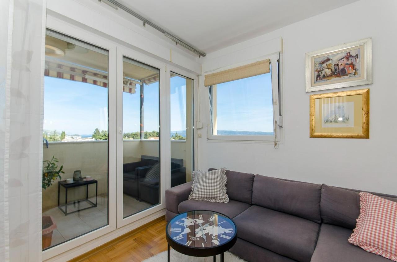 Modern Apartment With Sea View And Secure Garage Split Kültér fotó