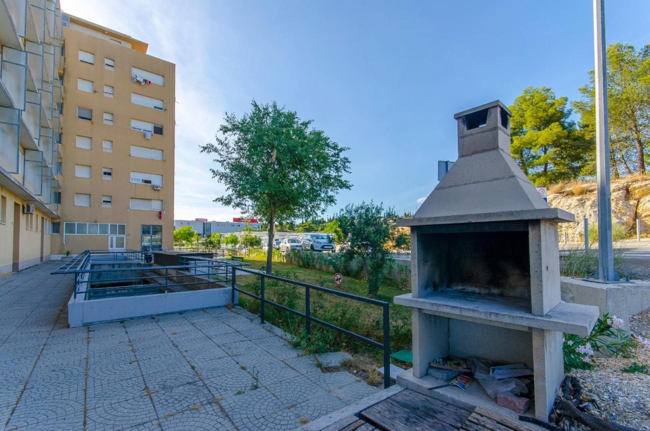 Modern Apartment With Sea View And Secure Garage Split Kültér fotó