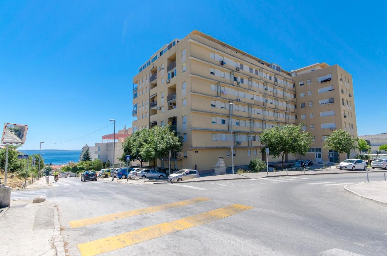 Modern Apartment With Sea View And Secure Garage Split Kültér fotó